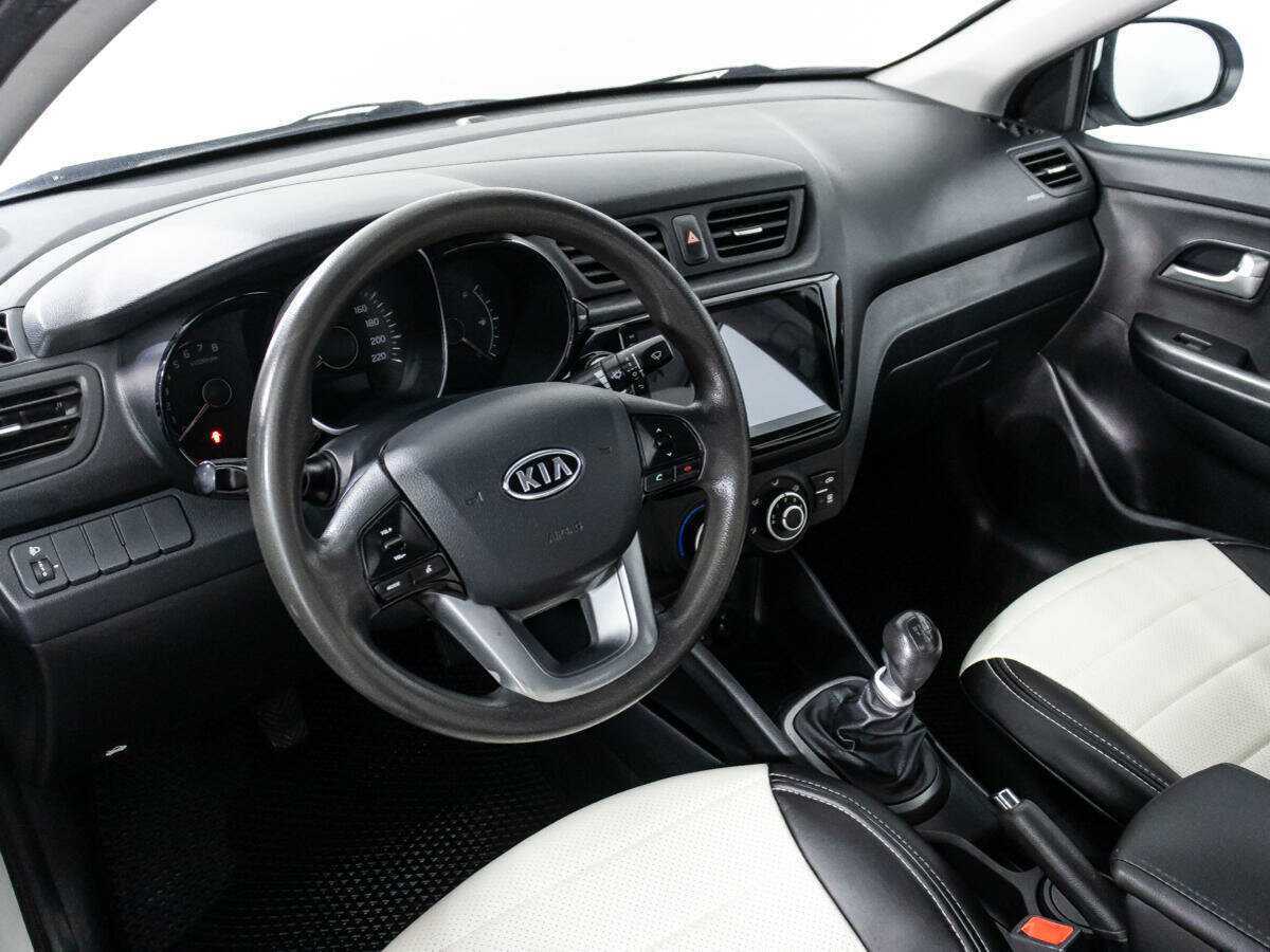 Kia Rio с пробегом — 2012 год. Фото: #10