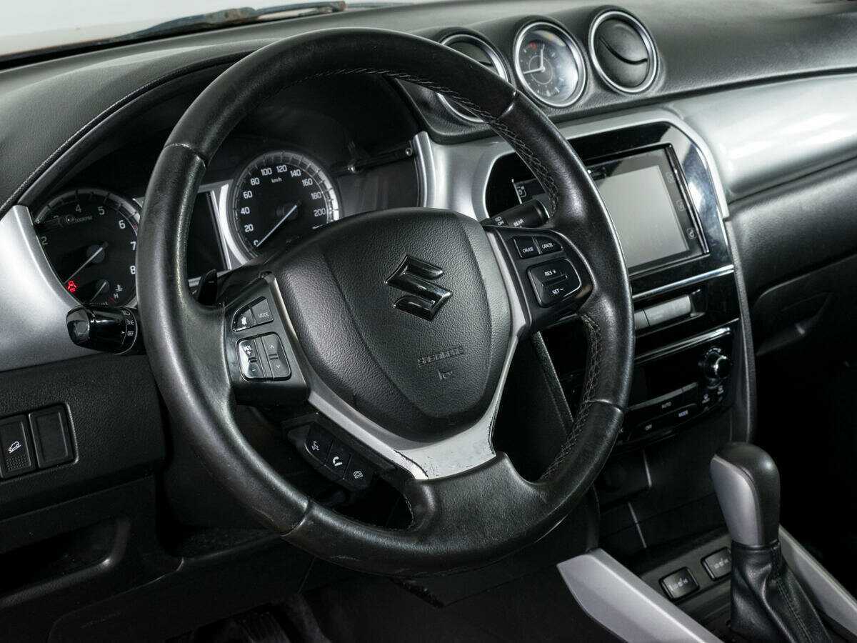 Suzuki Vitara с пробегом — 2015 год. Фото: #12