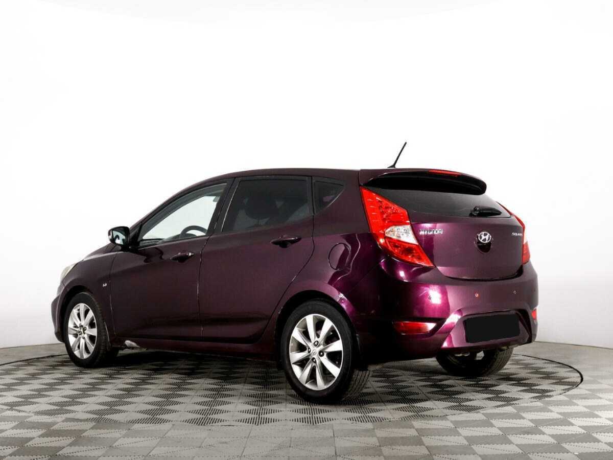 Hyundai Solaris с пробегом — 2013 год. Фото: #6