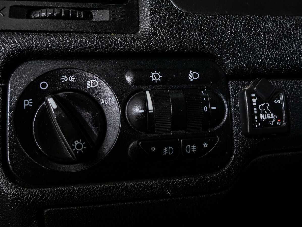 УАЗ Patriot с пробегом — 2012 год. Фото: #9