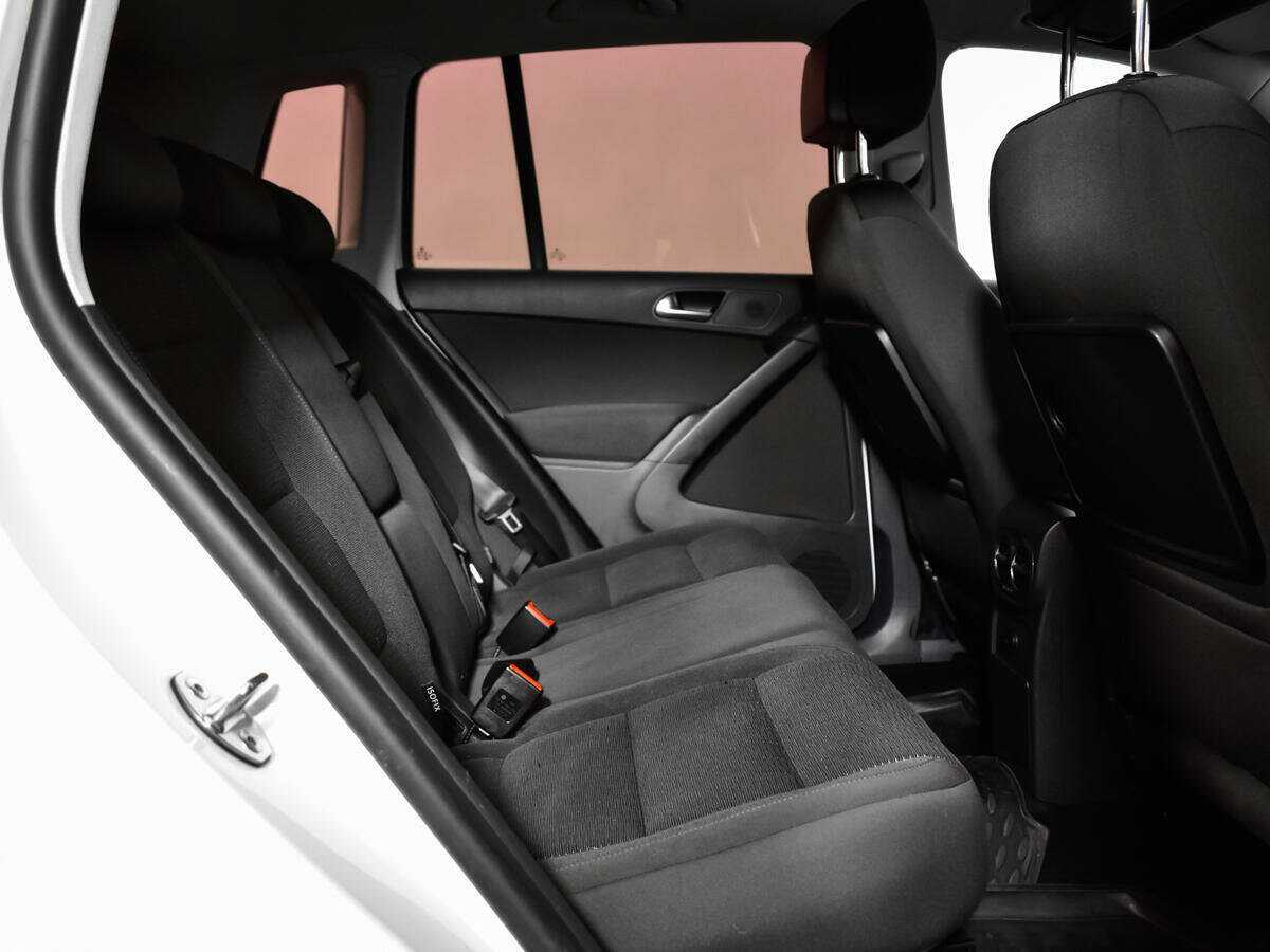 Volkswagen Tiguan с пробегом — 2015 год. Фото: #9
