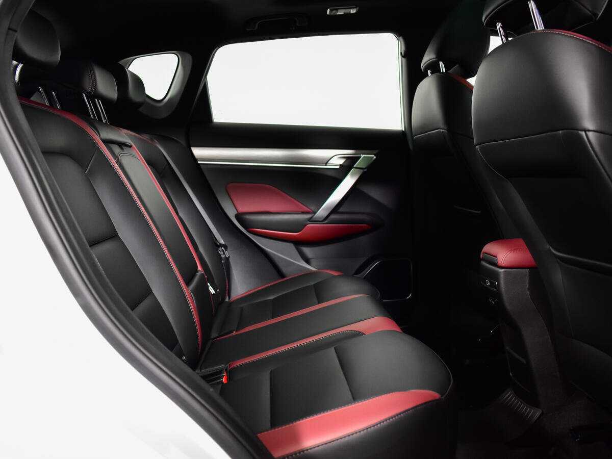 Geely Coolray с пробегом — 2022 год. Фото: #9