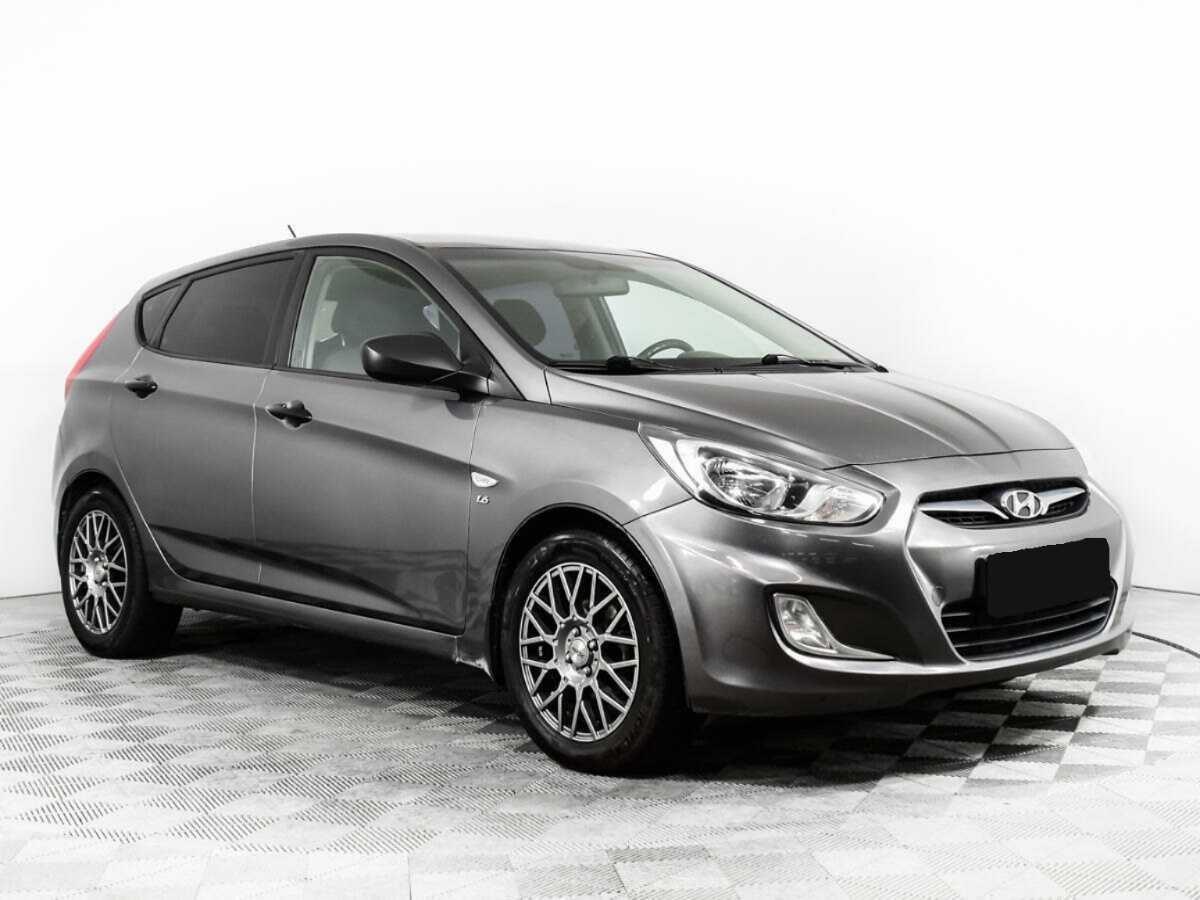 Hyundai Solaris с пробегом — 2012 год. Фото: #2