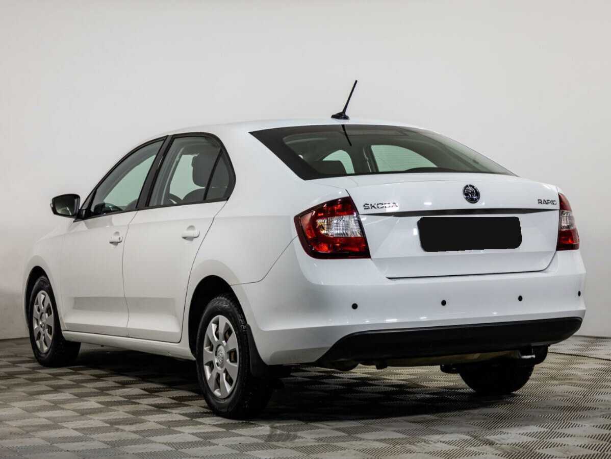 Skoda Rapid с пробегом — 2017 год. Фото: #5