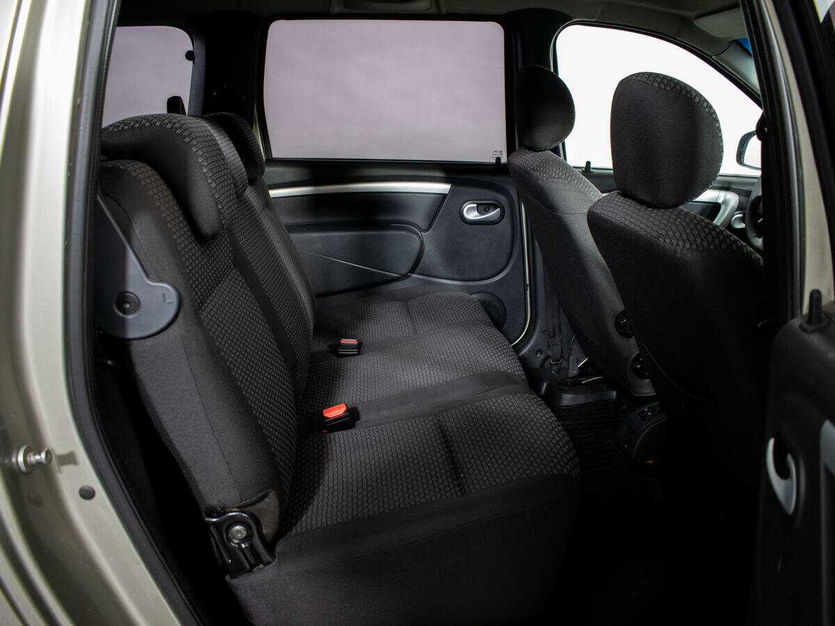 Lada (ВАЗ) Largus с пробегом — 2014 год. Фото: #5