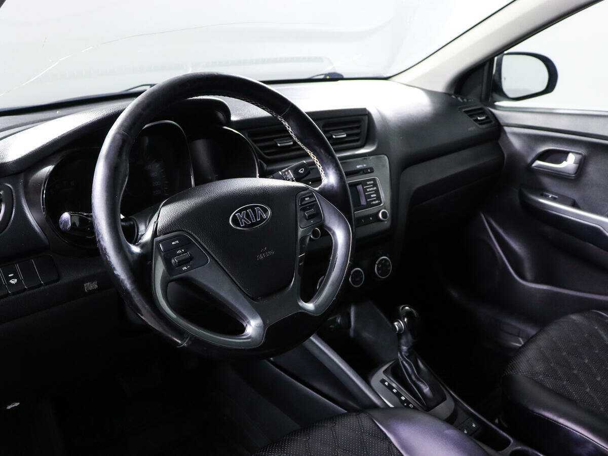 Kia Rio с пробегом — 2017 год. Фото: #13