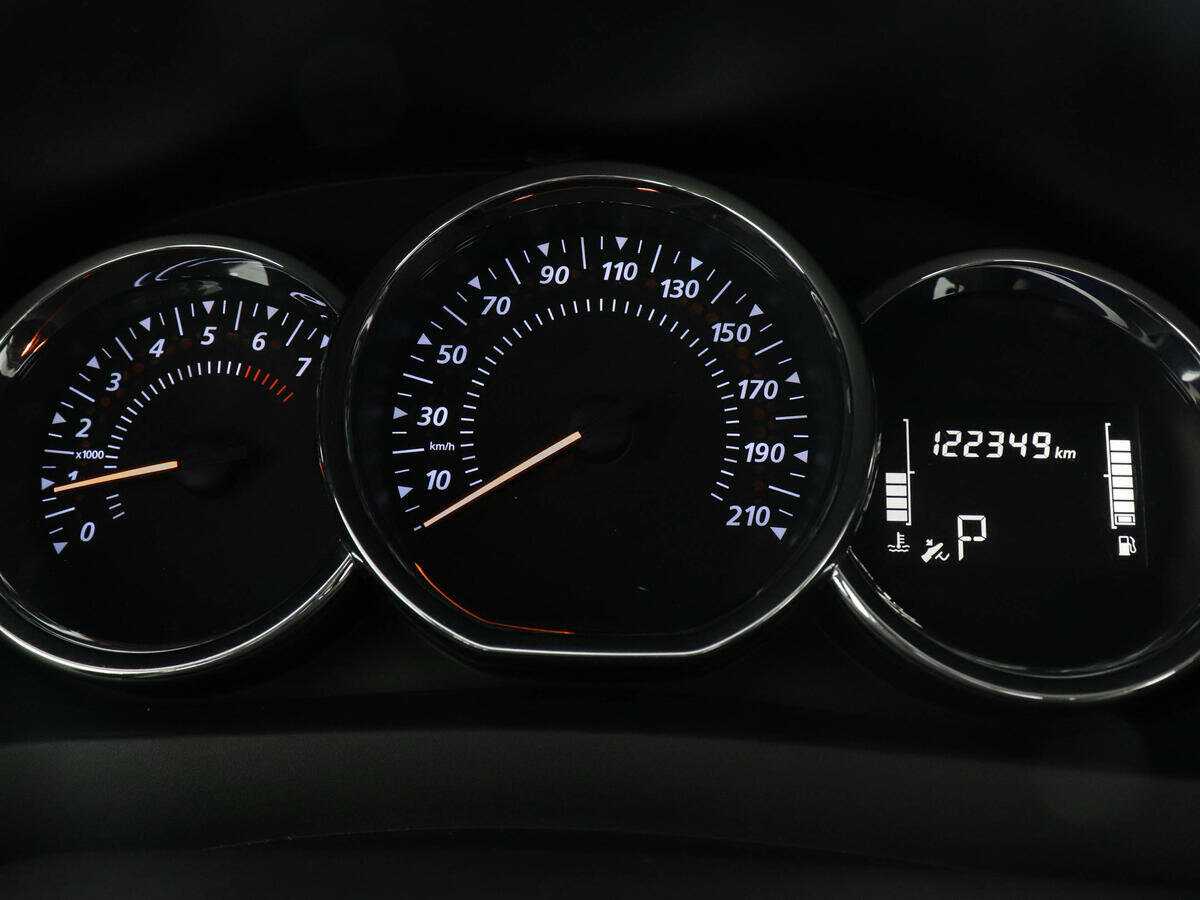 Renault Logan с пробегом — 2020 год. Фото: #10