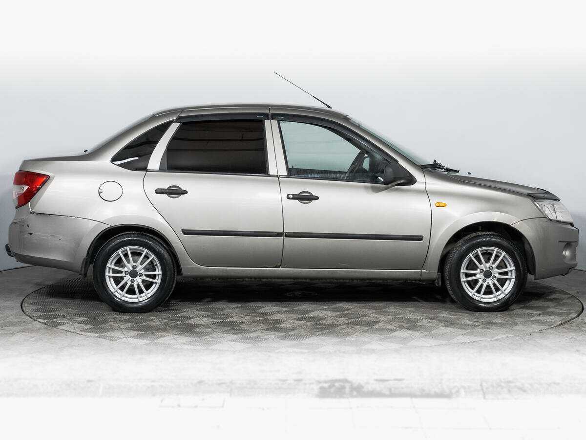 Lada (ВАЗ) Granta с пробегом — 2012 год. Фото: #3