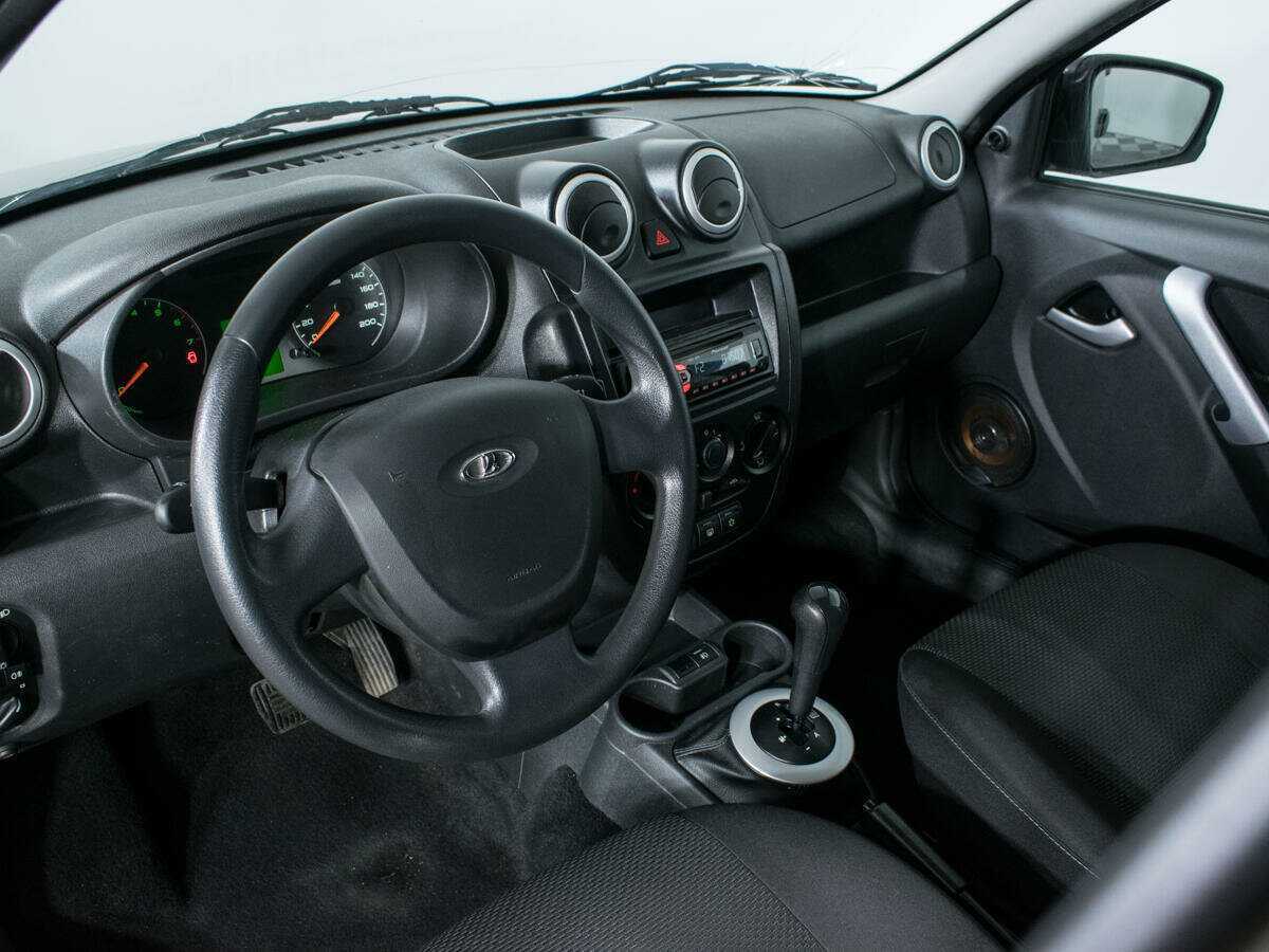 Lada (ВАЗ) Granta с пробегом — 2015 год. Фото: #12