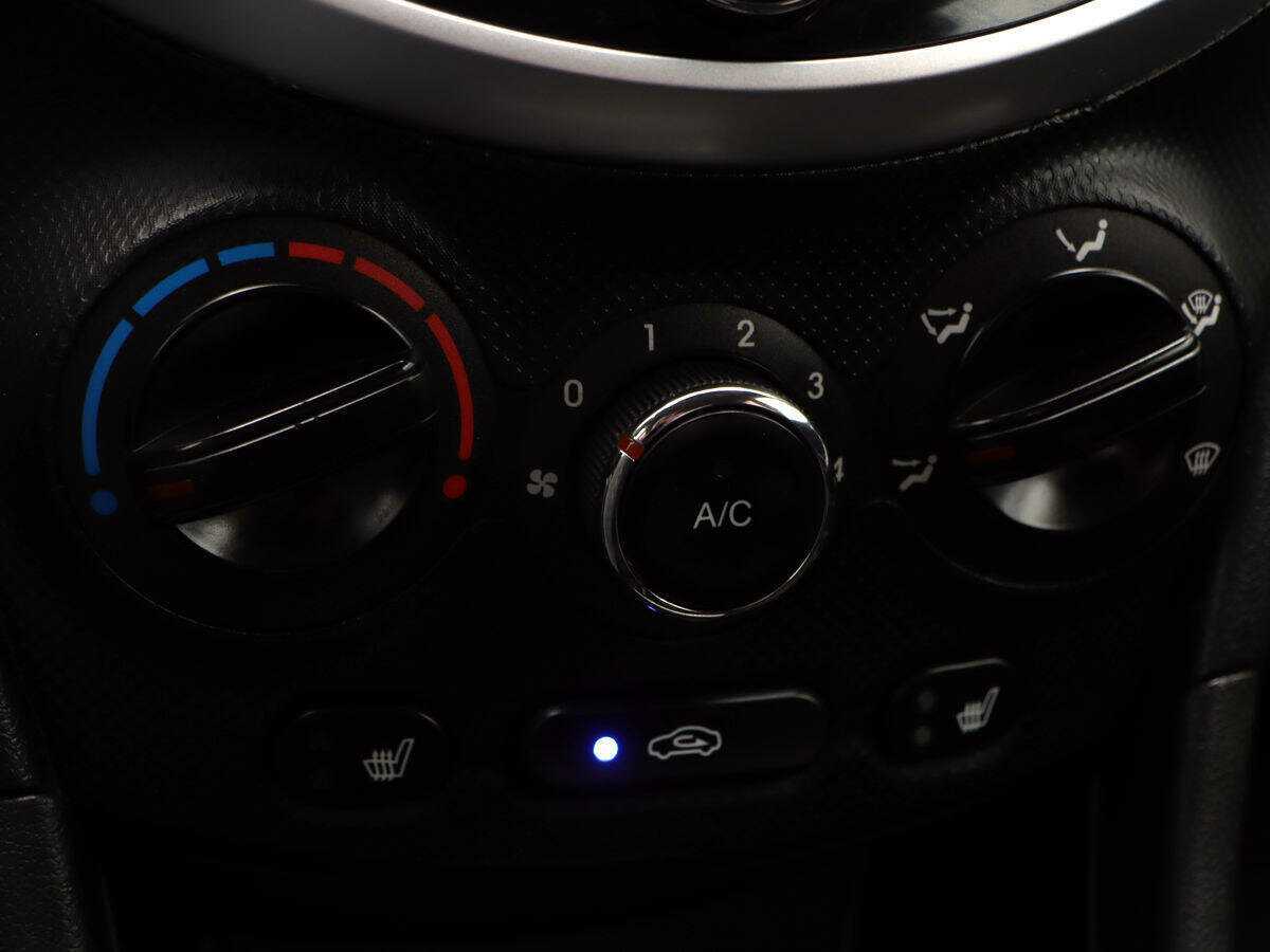 Hyundai Solaris с пробегом — 2013 год. Фото: #14