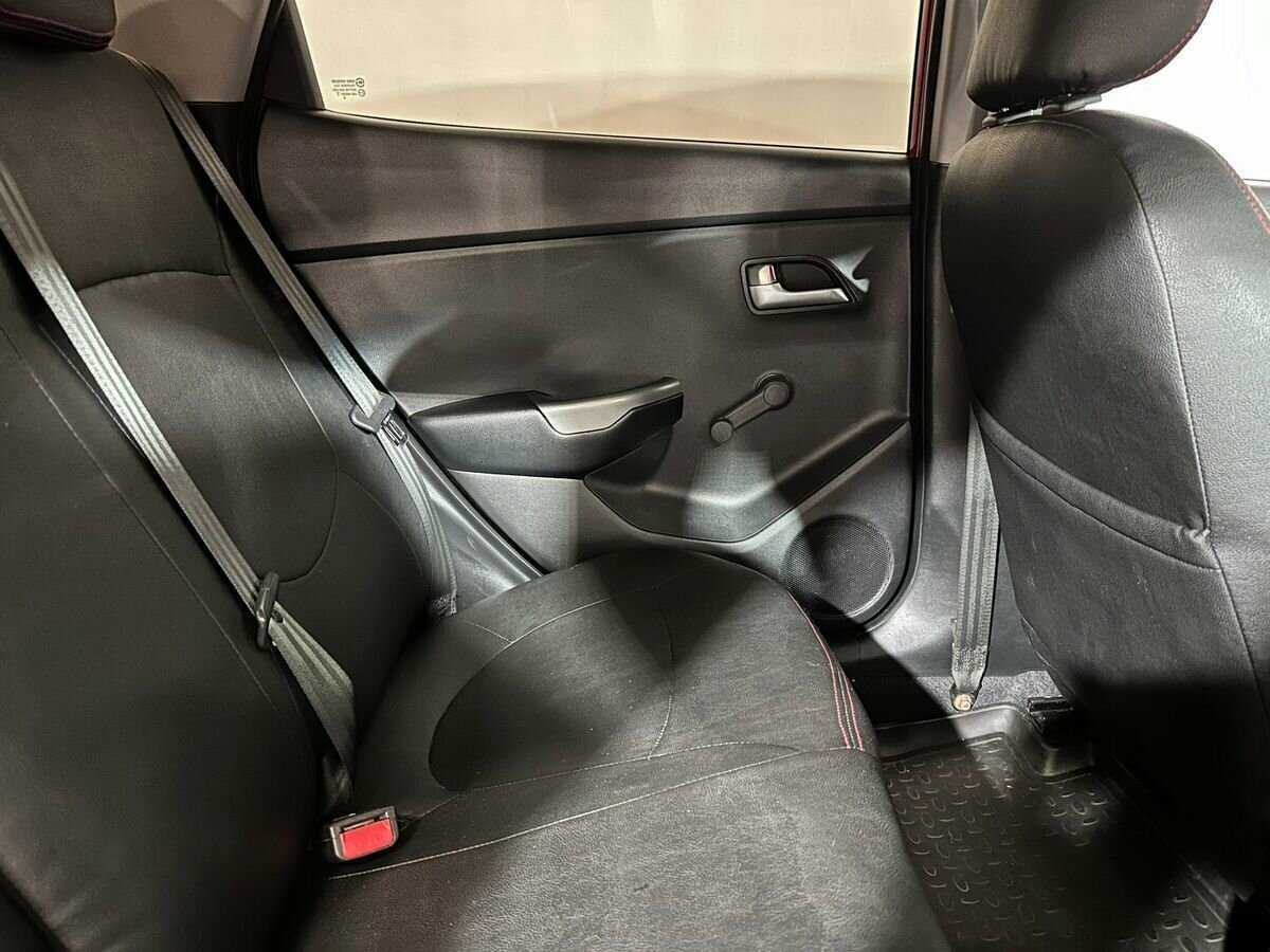 Kia Rio с пробегом — 2013 год. Фото: #10