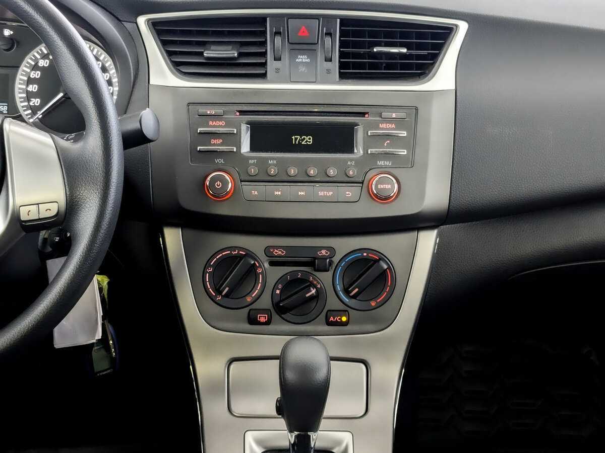 Nissan Sentra с пробегом — 2015 год. Фото: #12