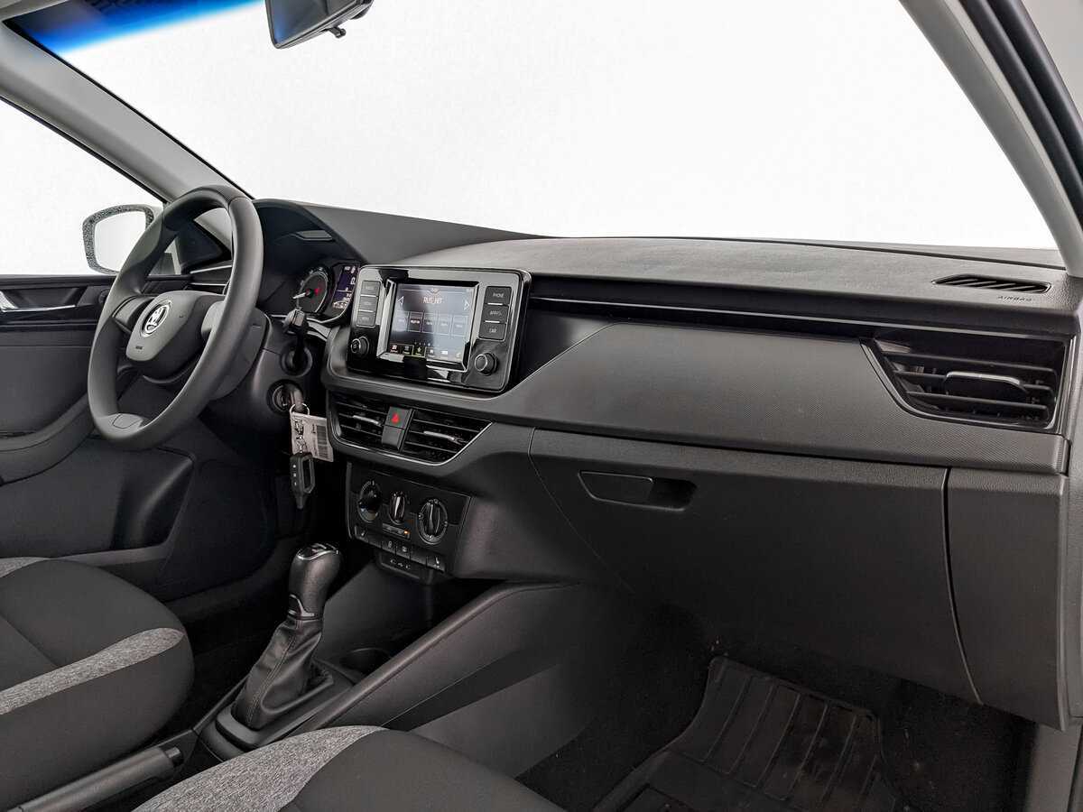 Skoda Rapid с пробегом — 2021 год. Фото: #8