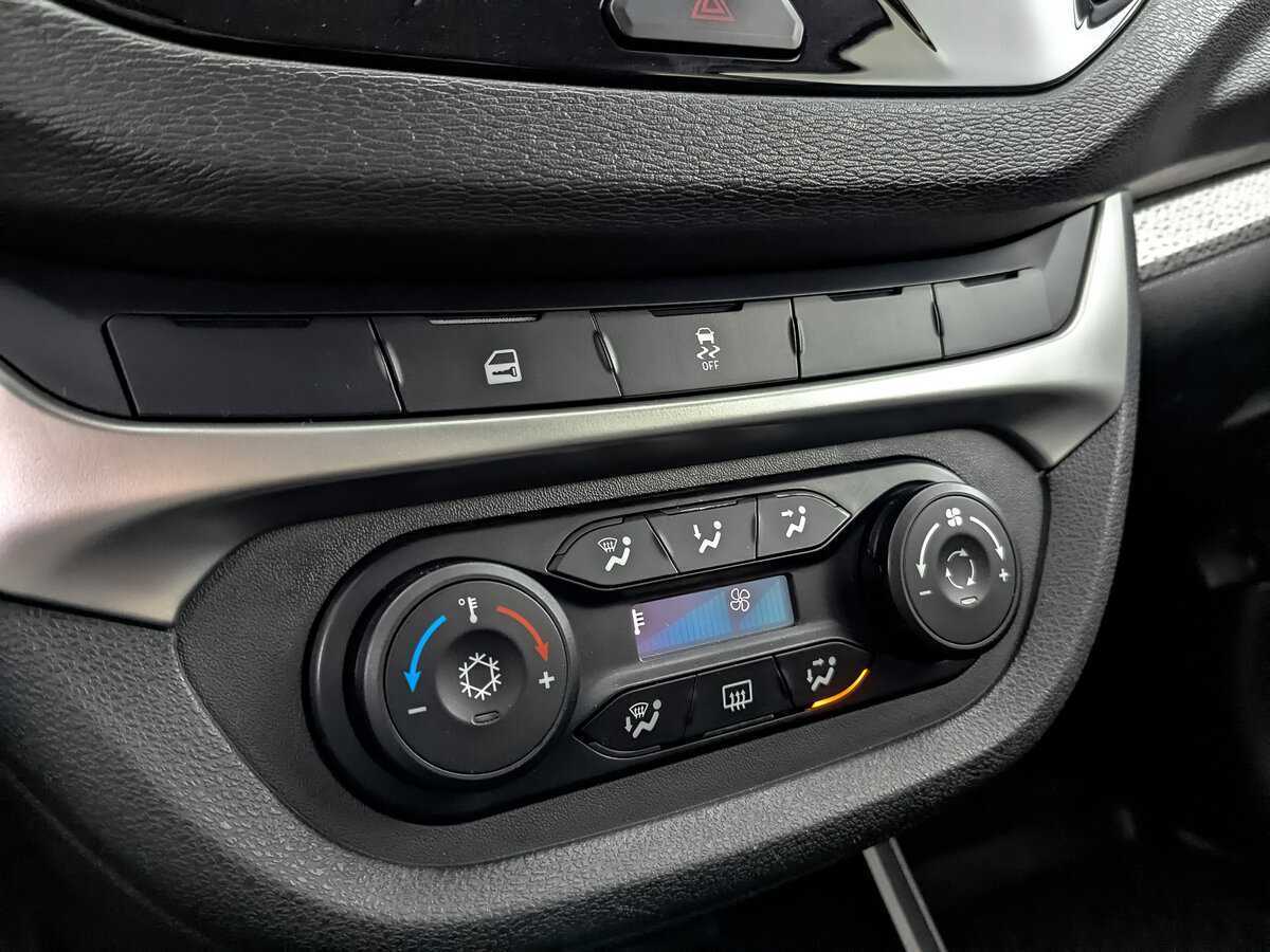 Lada (ВАЗ) Vesta с пробегом — 2022 год. Фото: #16