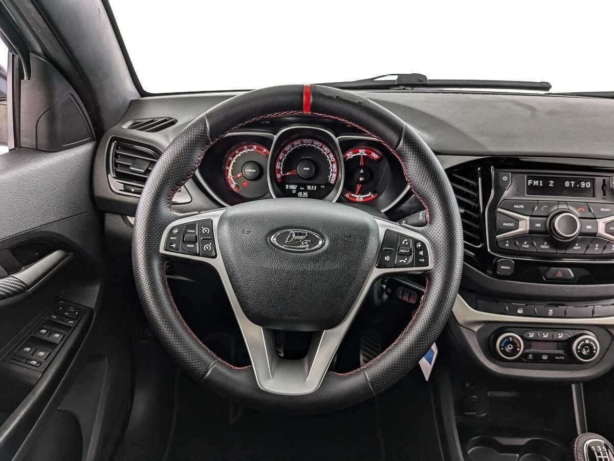 Lada (ВАЗ) Vesta с пробегом — 2019 год. Фото: #17