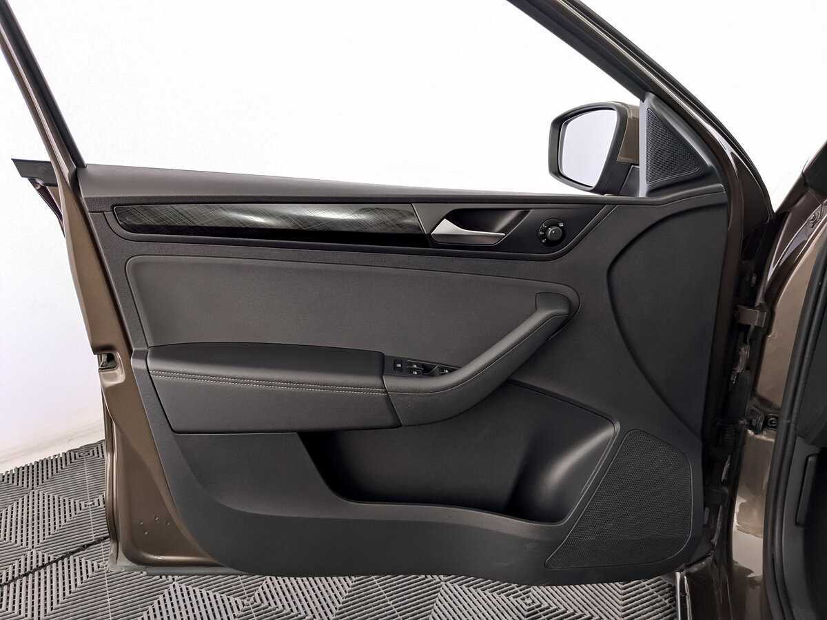 Volkswagen Polo с пробегом — 2020 год. Фото: #14