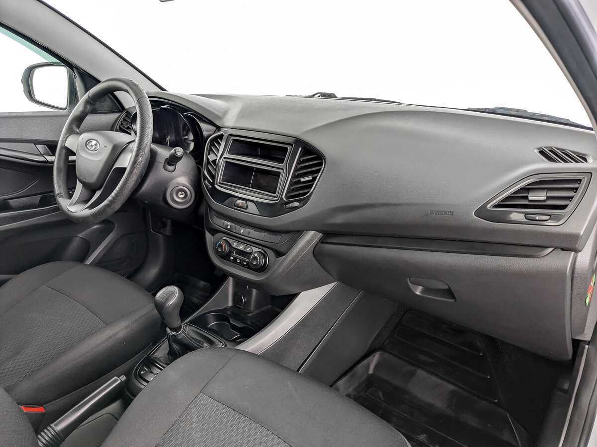 Lada (ВАЗ) Vesta с пробегом — 2019 год. Фото: #8