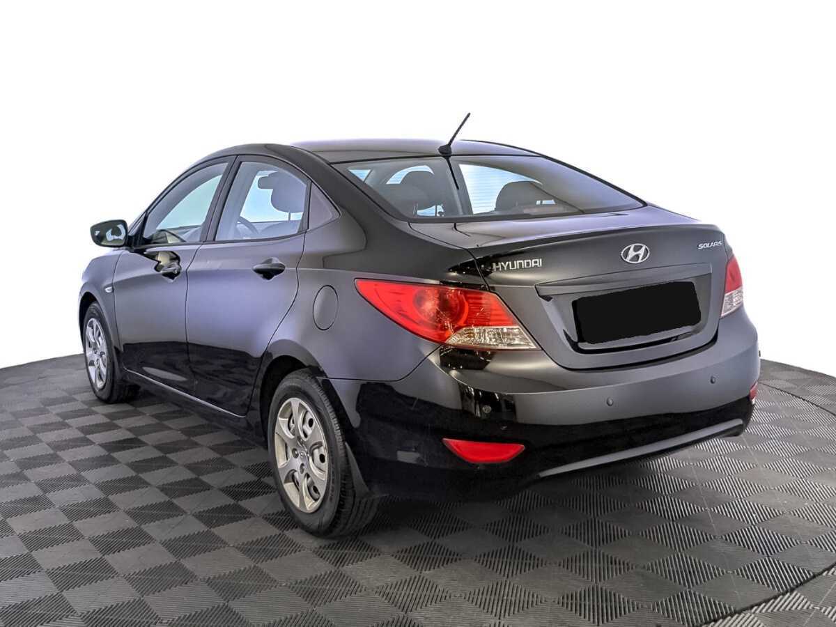 Hyundai Solaris с пробегом — 2013 год. Фото: #6