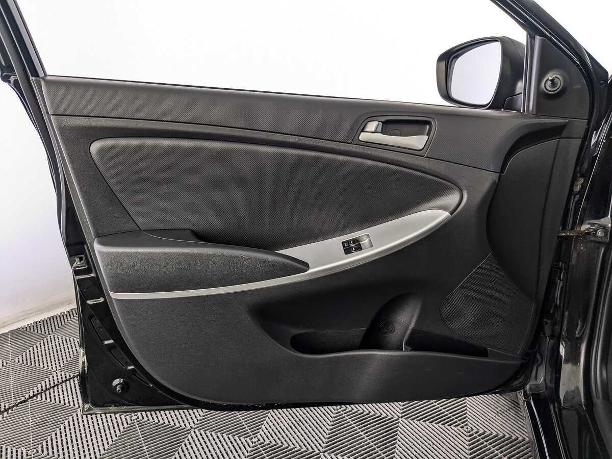 Hyundai Solaris с пробегом — 2013 год. Фото: #14