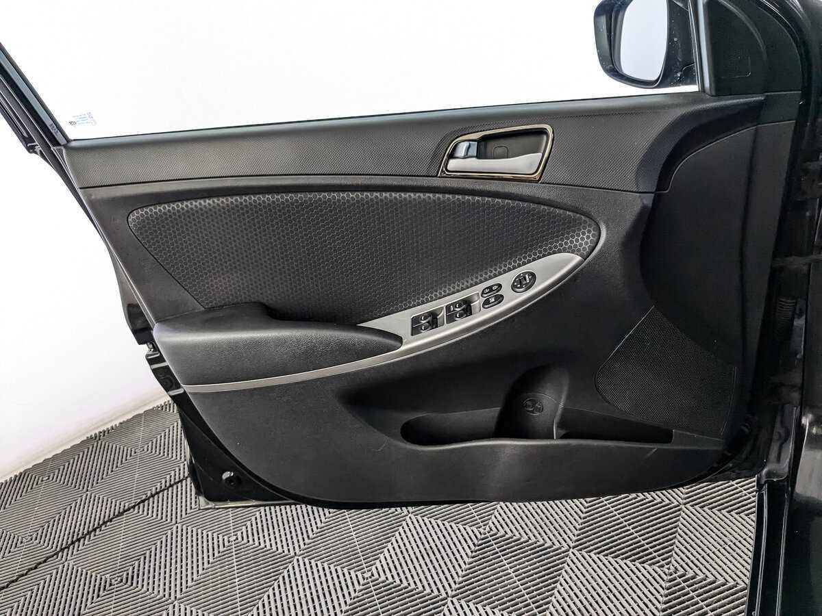 Hyundai Solaris с пробегом — 2015 год. Фото: #14