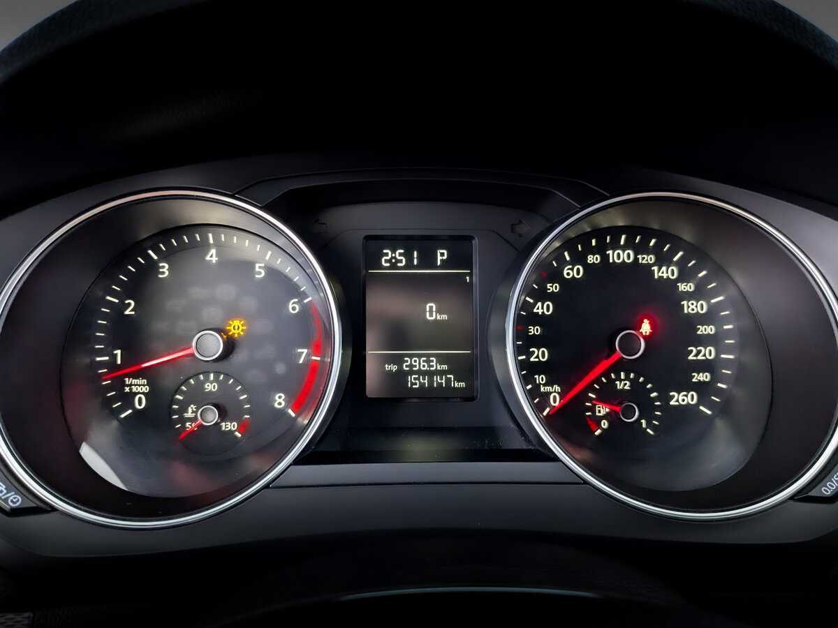 Volkswagen Jetta с пробегом — 2015 год. Фото: #10