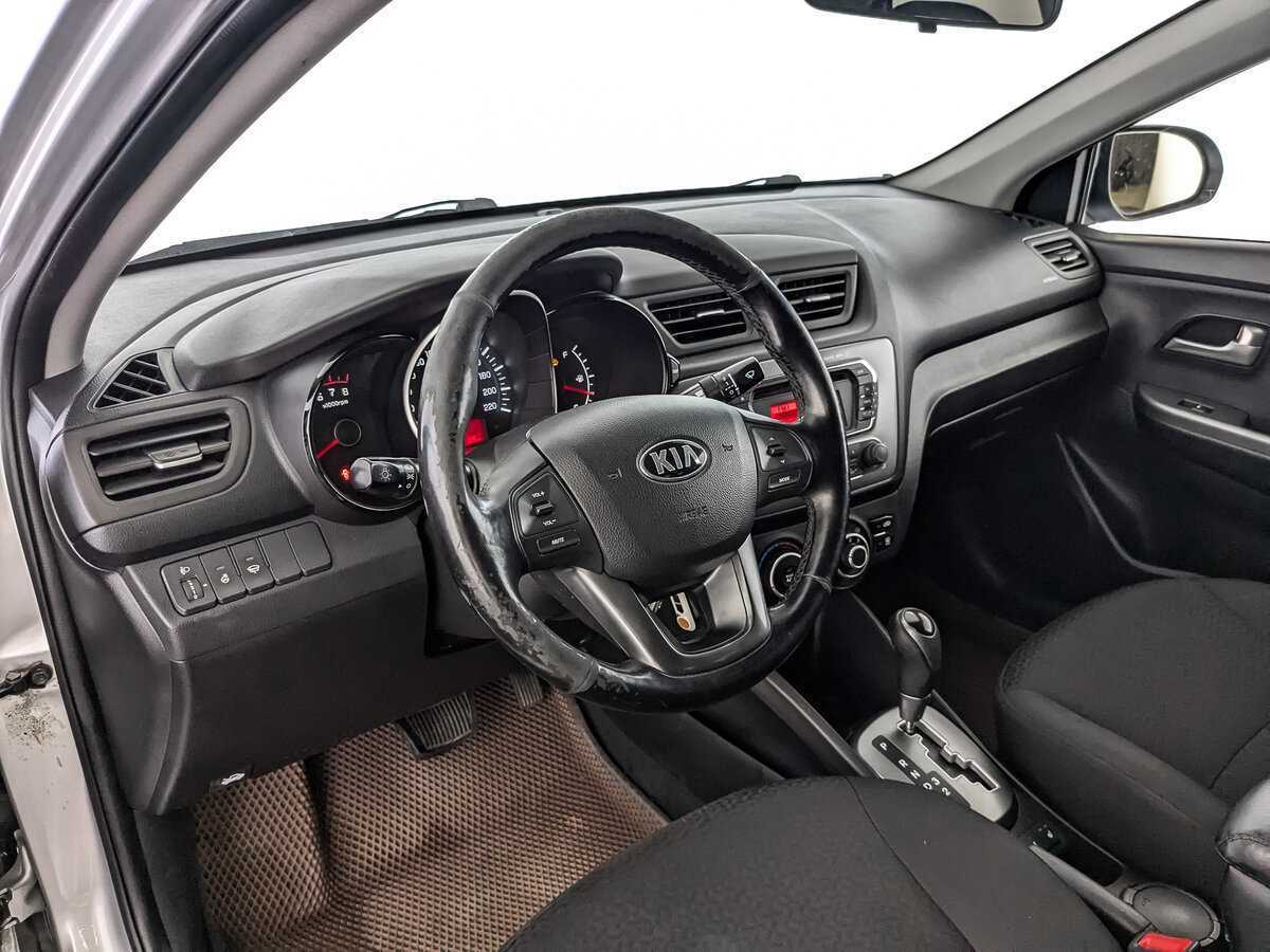 Kia Rio с пробегом — 2014 год. Фото: #10
