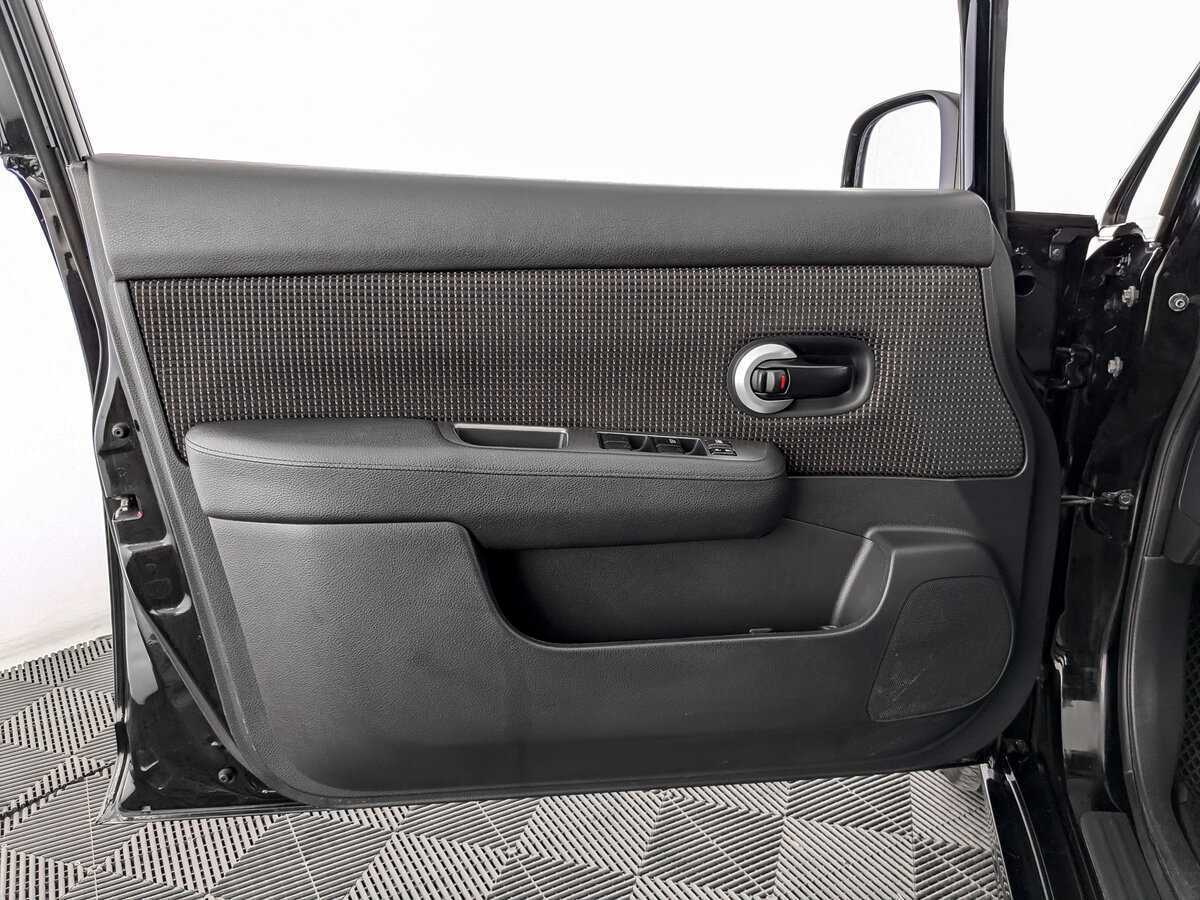 Nissan Tiida с пробегом — 2013 год. Фото: #14