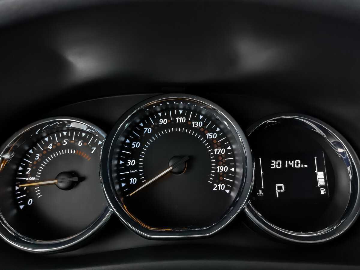 Renault Sandero с пробегом — 2021 год. Фото: #11