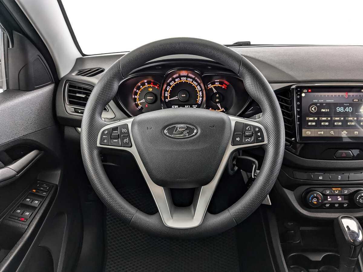 Lada (ВАЗ) Vesta с пробегом — 2020 год. Фото: #17