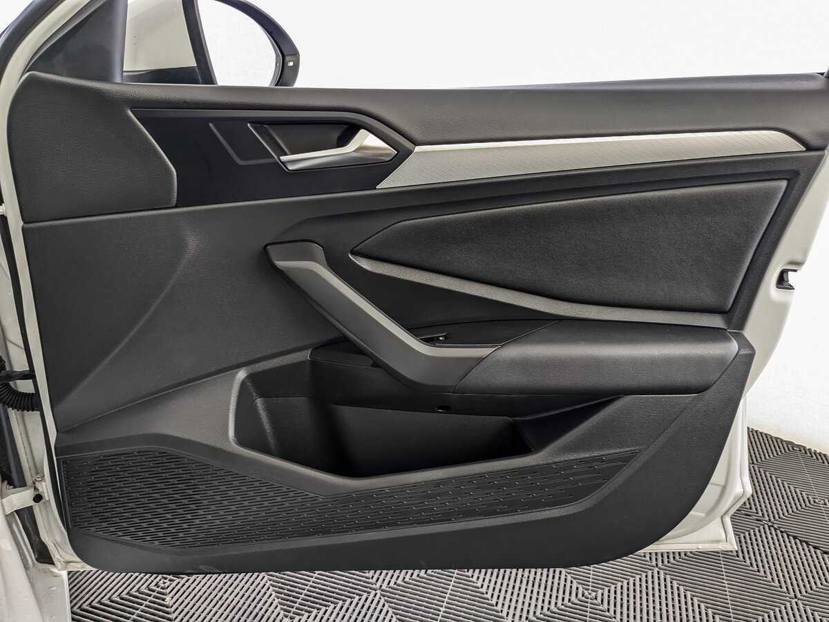 Volkswagen Jetta с пробегом — 2020 год. Фото: #20