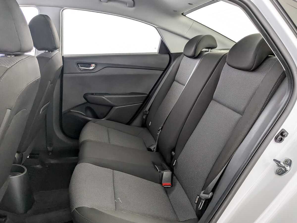 Hyundai Solaris с пробегом — 2020 год. Фото: #9