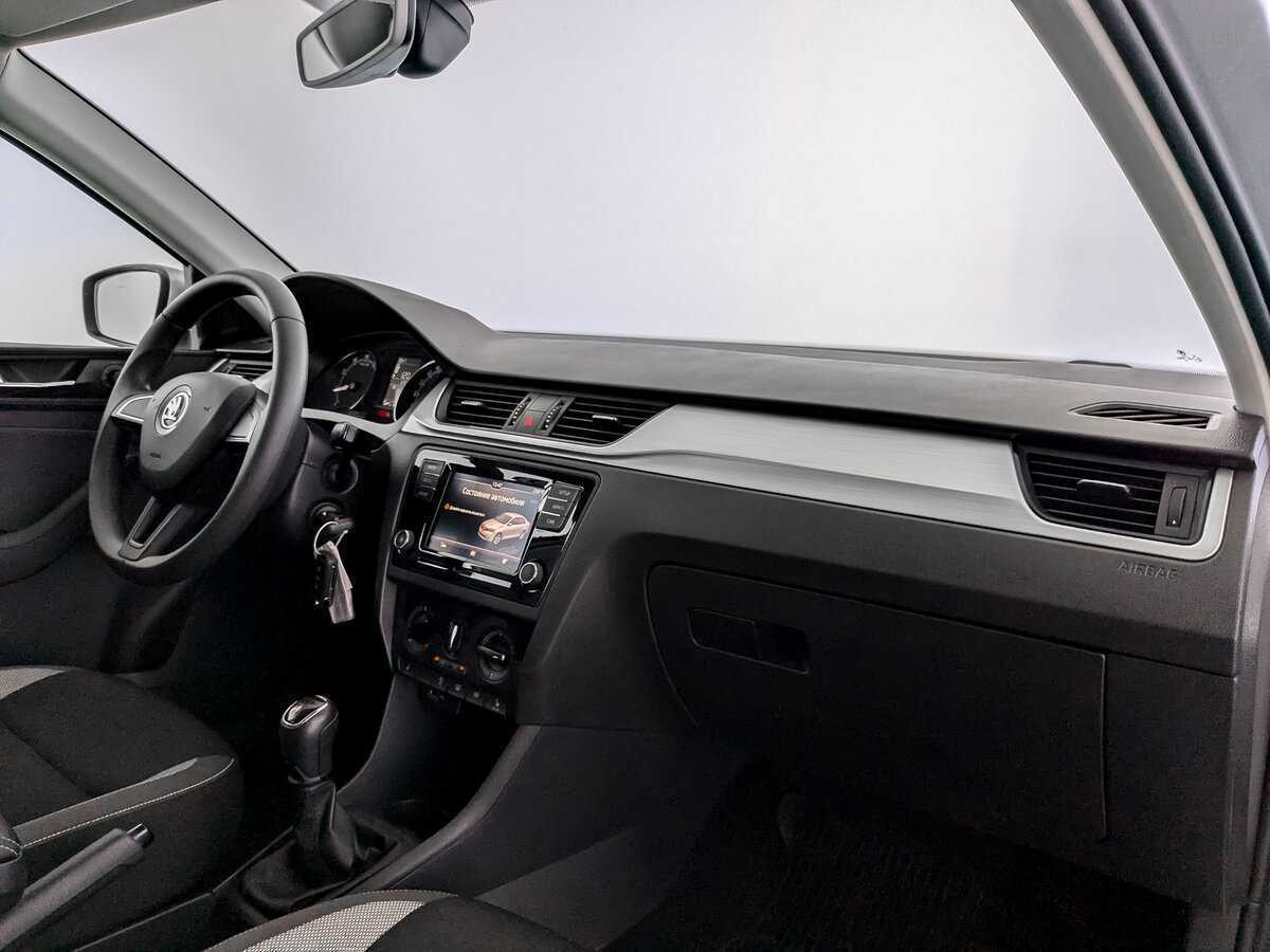 Skoda Rapid с пробегом — 2018 год. Фото: #8