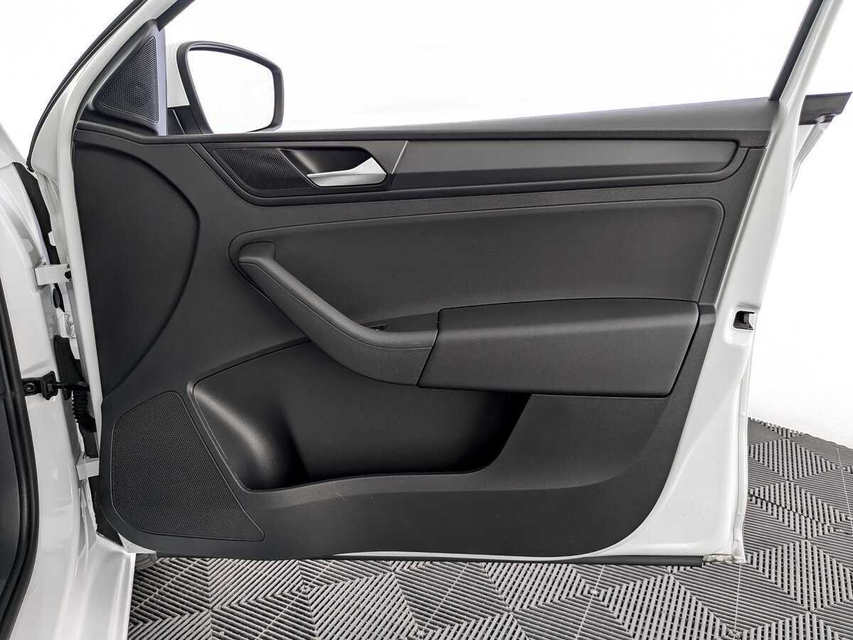 Volkswagen Polo с пробегом — 2020 год. Фото: #19