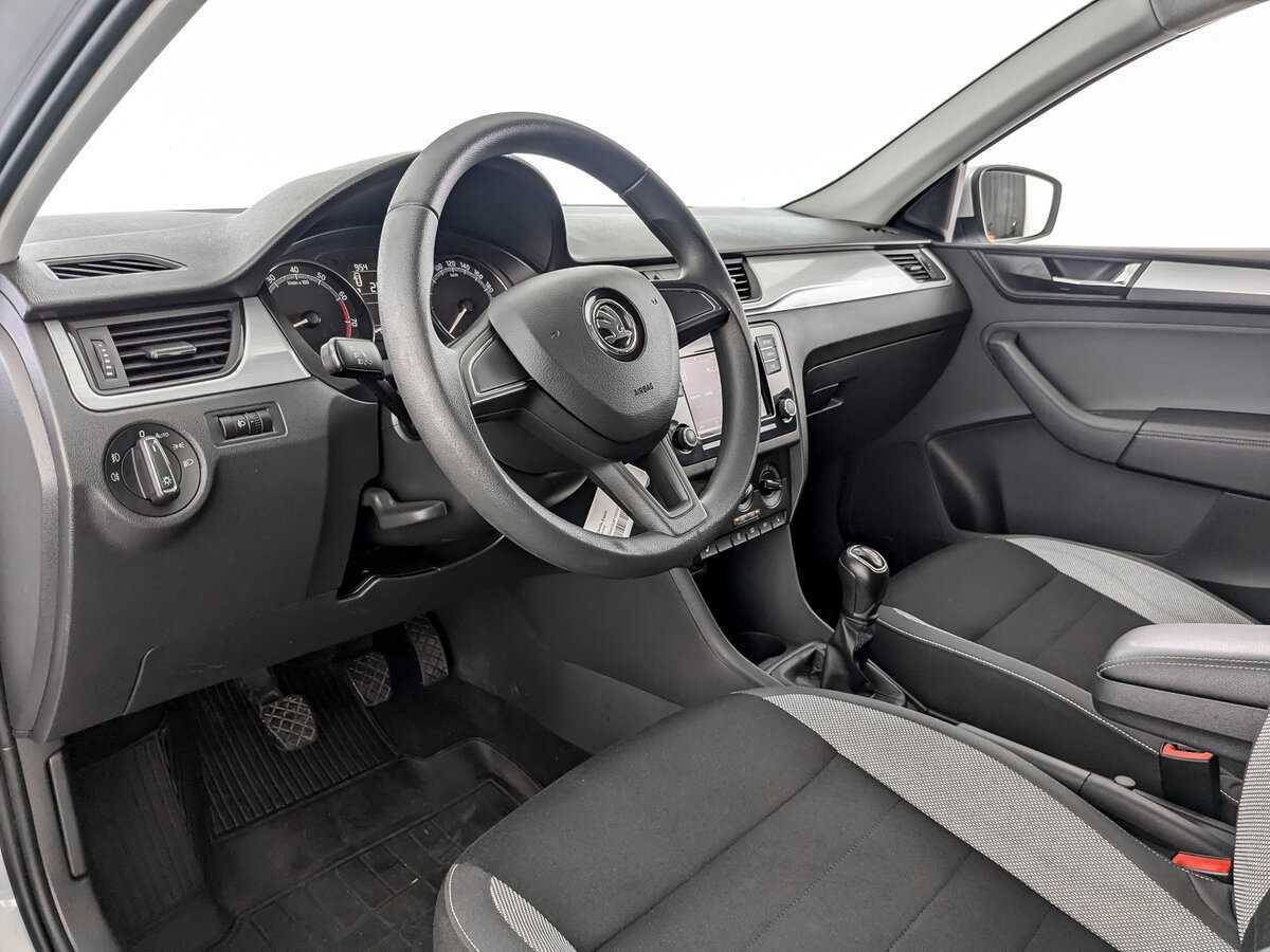 Skoda Rapid с пробегом — 2018 год. Фото: #13