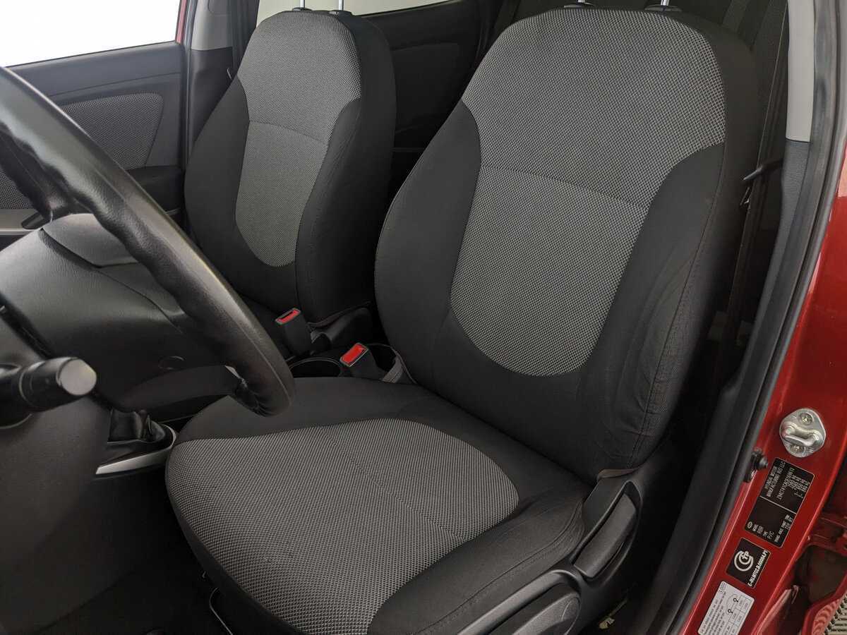 Hyundai Solaris с пробегом — 2012 год. Фото: #15