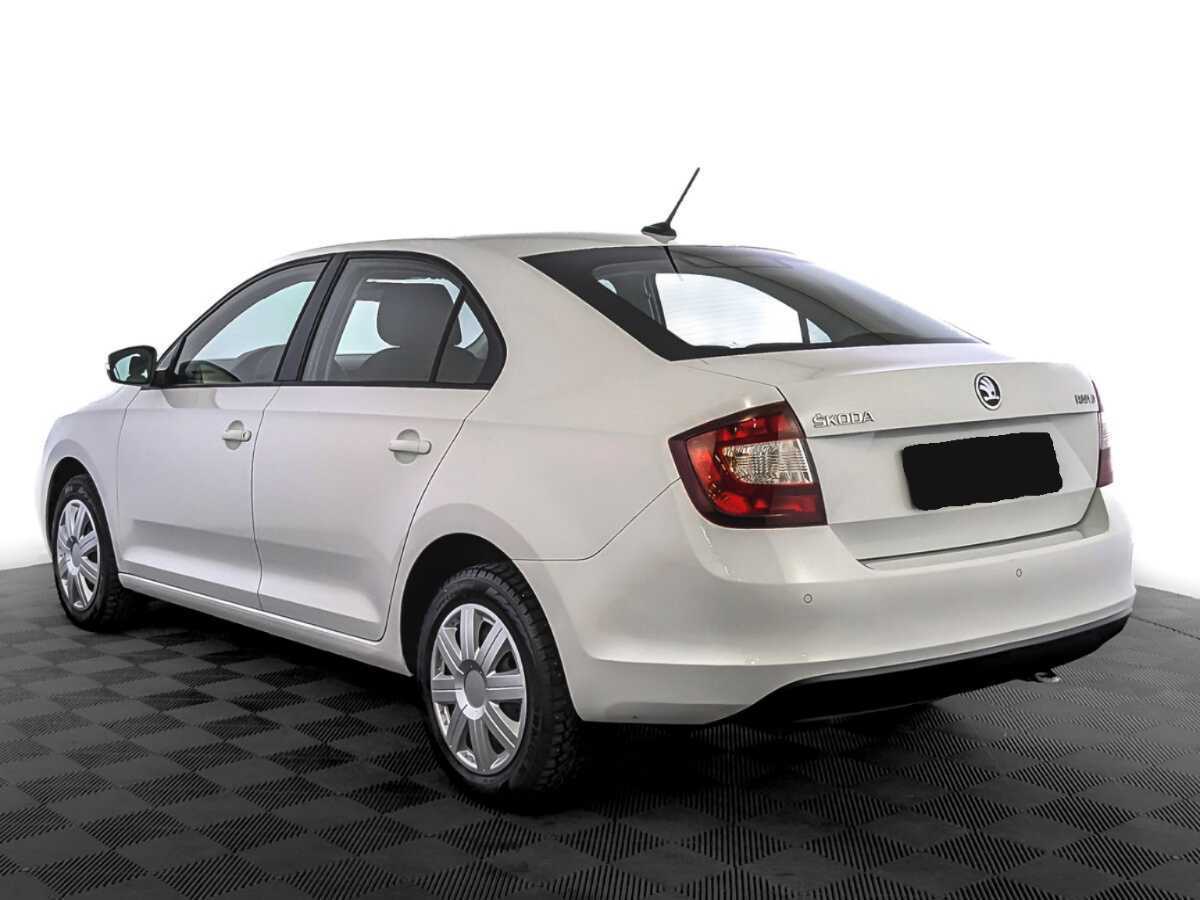 Skoda Rapid с пробегом — 2019 год. Фото: #6