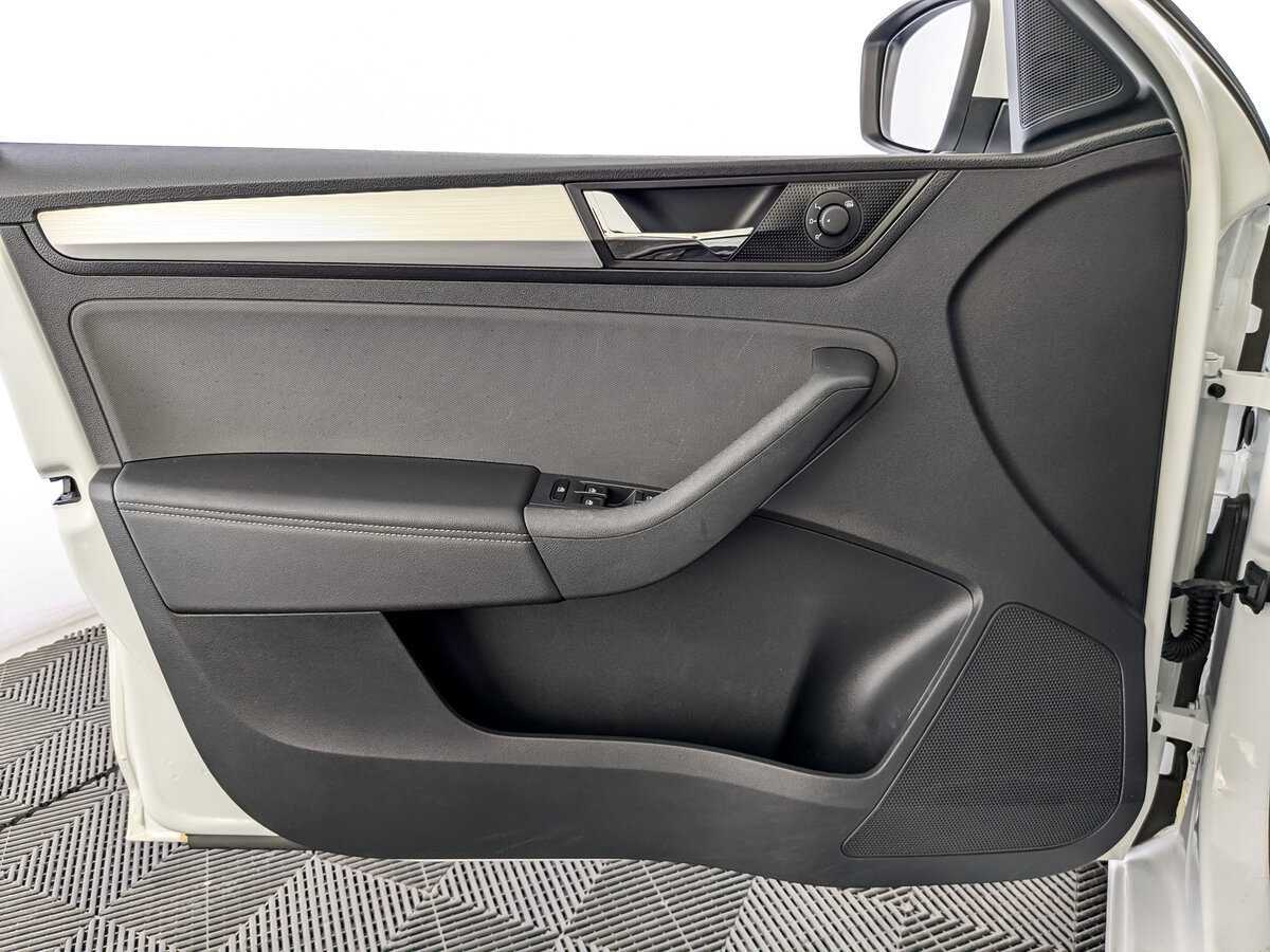 Skoda Rapid с пробегом — 2019 год. Фото: #14