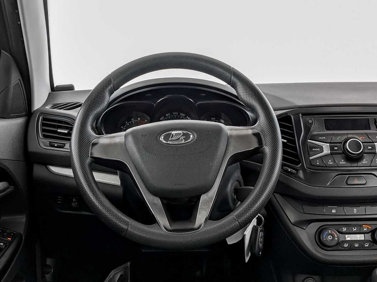 Lada (ВАЗ) Vesta с пробегом — 2016 год. Фото: #16