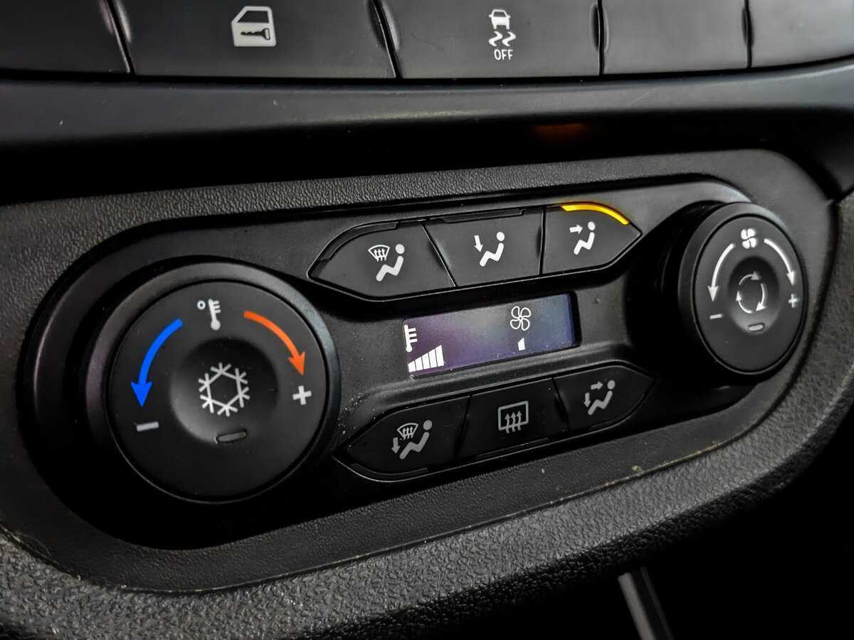 Lada (ВАЗ) Vesta с пробегом — 2016 год. Фото: #20