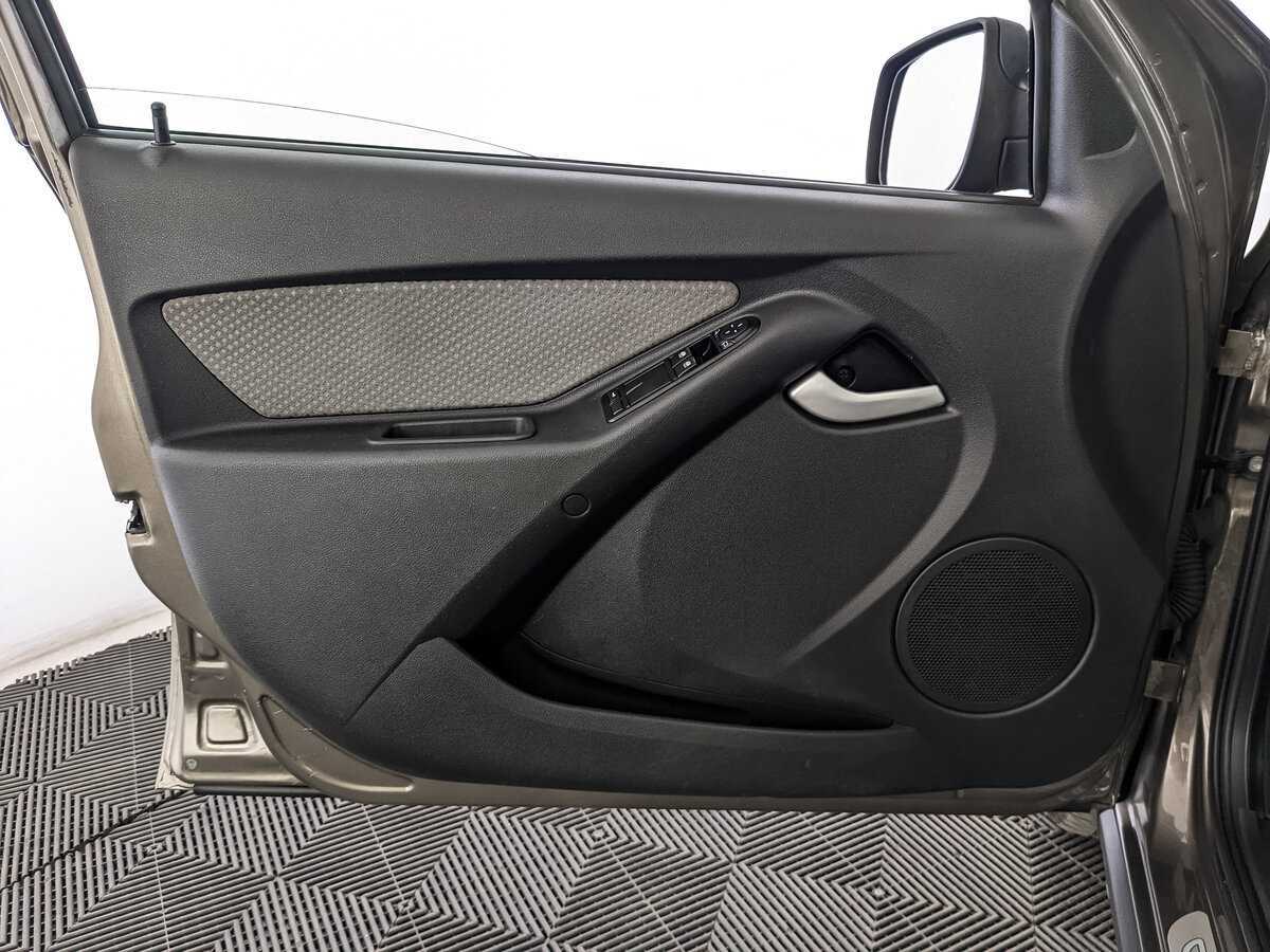 Lada (ВАЗ) Kalina с пробегом — 2018 год. Фото: #14