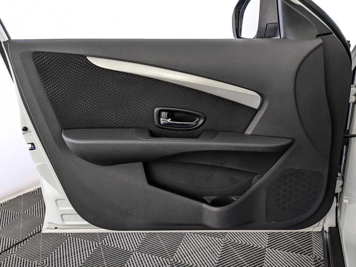 Nissan Almera с пробегом — 2015 год. Фото: #14