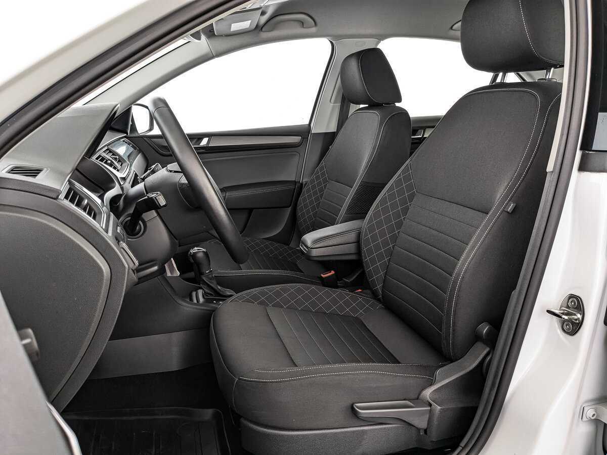 Skoda Rapid с пробегом — 2018 год. Фото: #15
