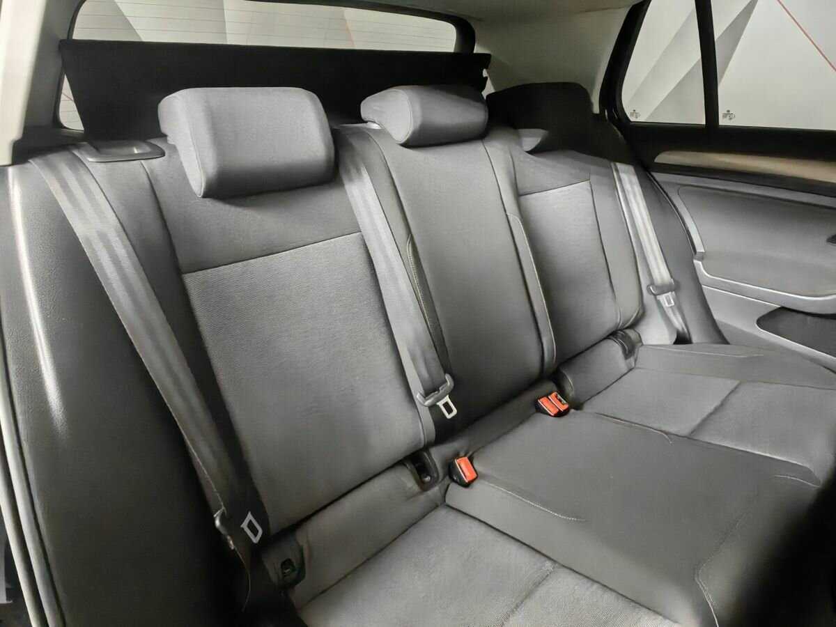 Volkswagen Golf с пробегом — 2013 год. Фото: #12