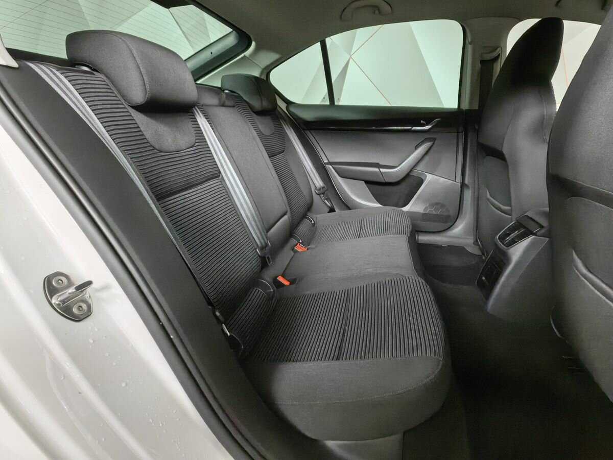 Skoda Octavia с пробегом — 2015 год. Фото: #11