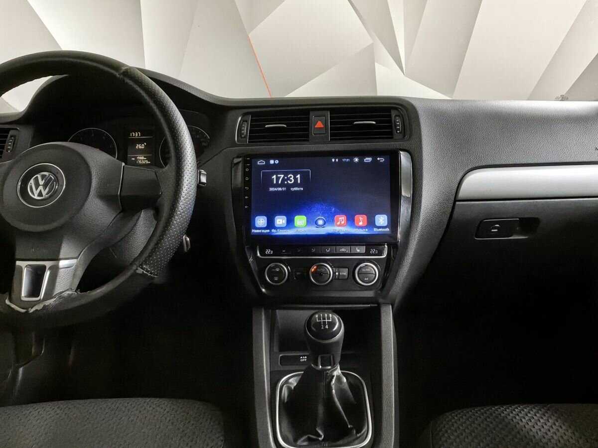 Volkswagen Jetta с пробегом — 2012 год. Фото: #10