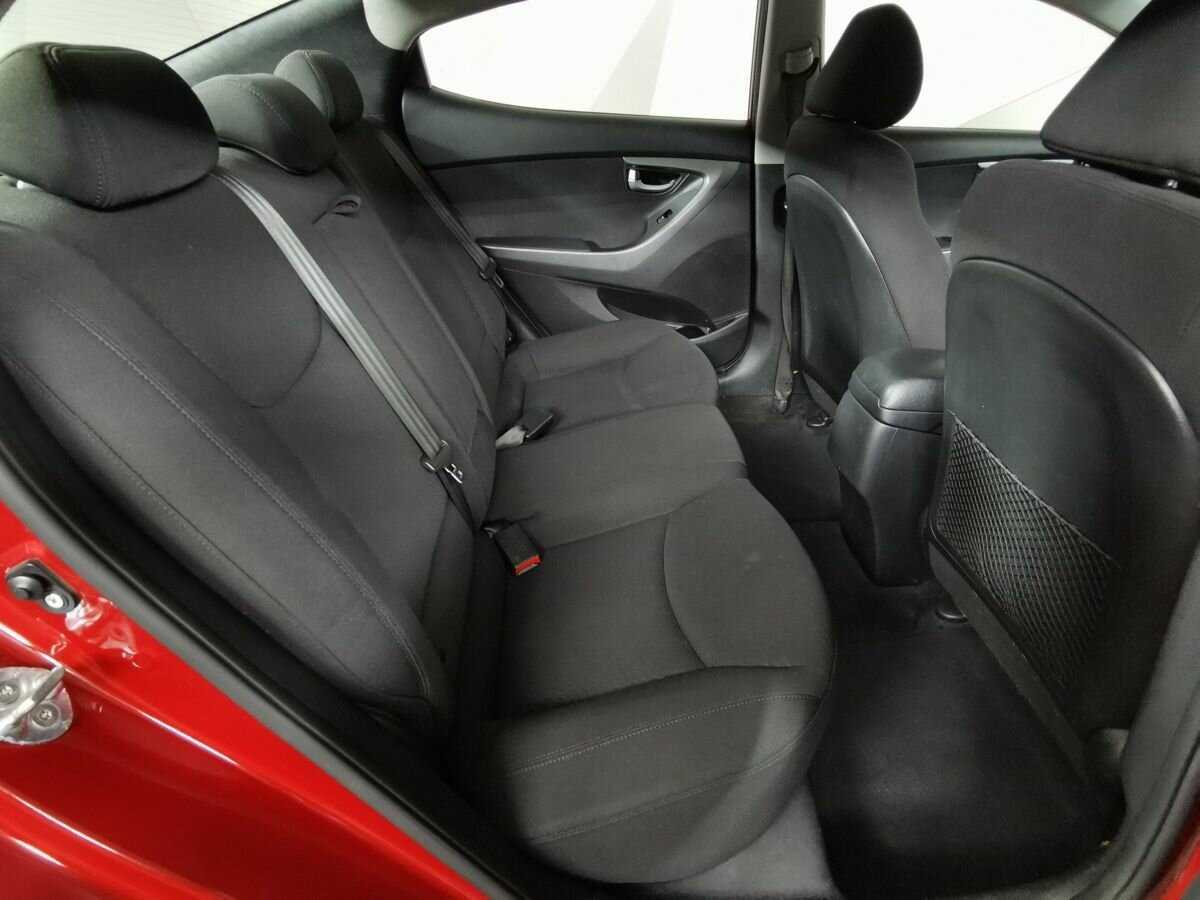 Hyundai Elantra с пробегом — 2015 год. Фото: #11