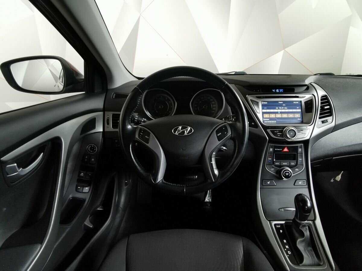 Hyundai Elantra с пробегом — 2015 год. Фото: #14