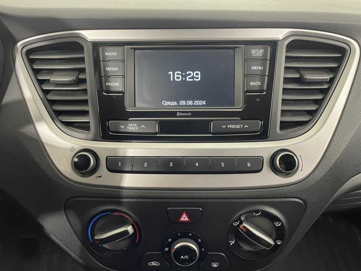 Hyundai Solaris с пробегом — 2017 год. Фото: #11