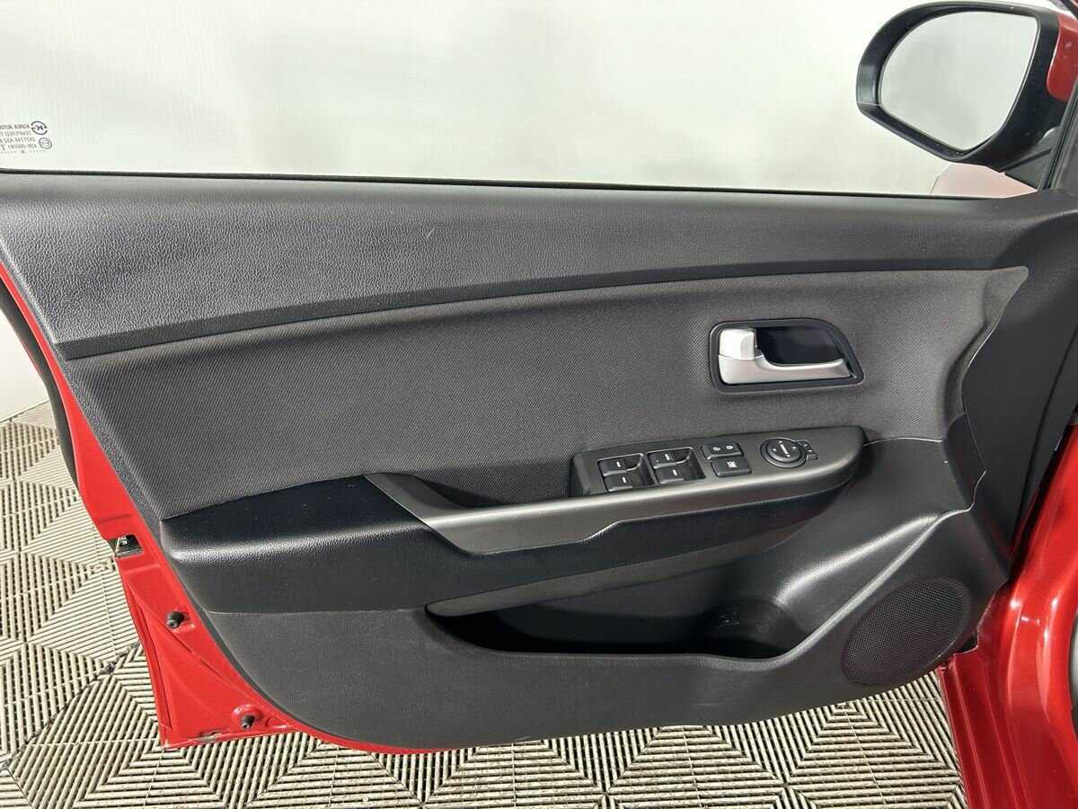 Kia Rio с пробегом — 2014 год. Фото: #6