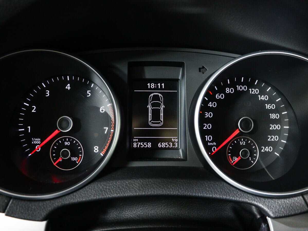 Volkswagen Golf с пробегом — 2012 год. Фото: #9